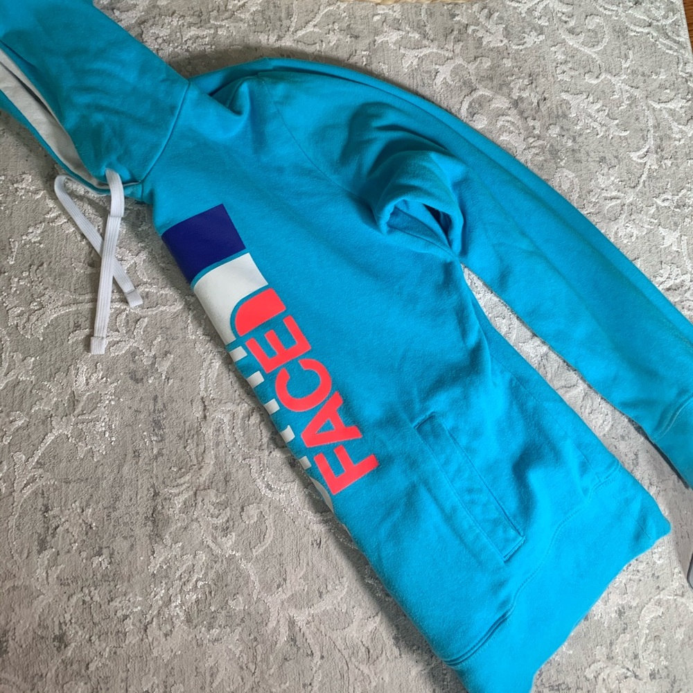 Women’s Blue North Face Sweatshirt